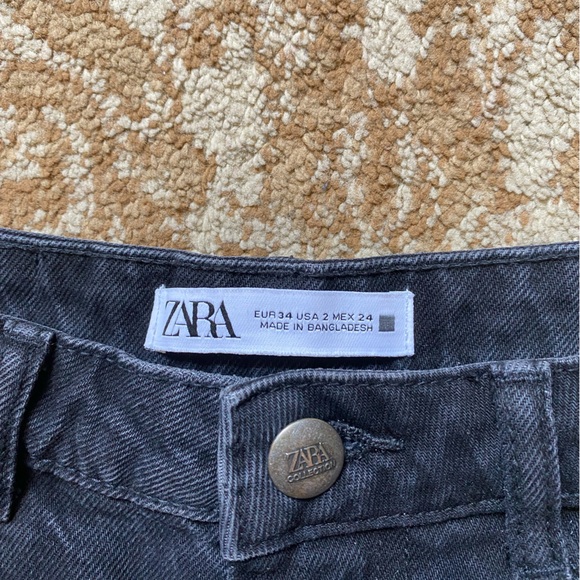 Zara Black Cut-off Shorts - Picture 3 of 3